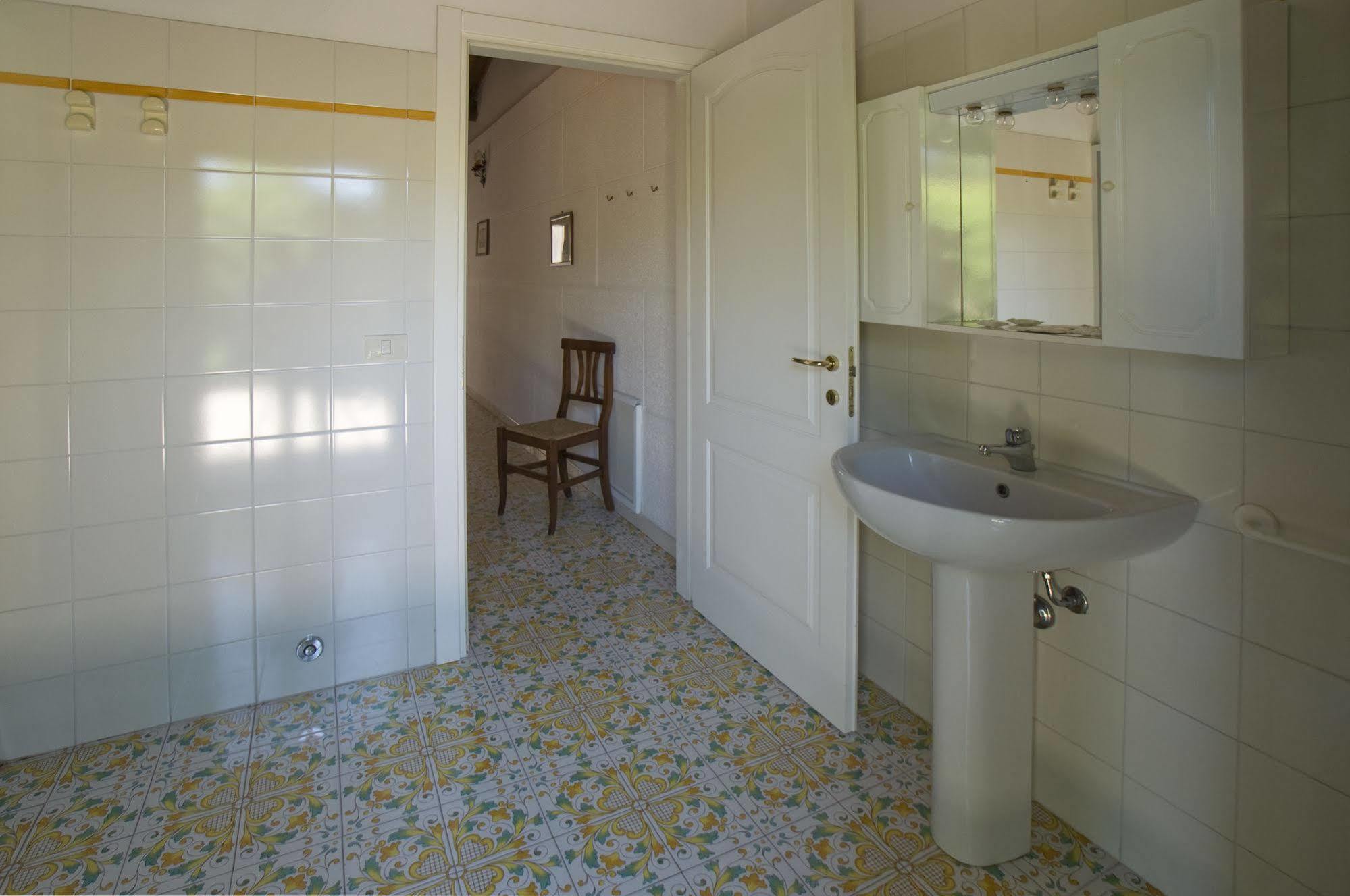 Razza Del Casalone Guest House โกรเซตโต ภายนอก รูปภาพ